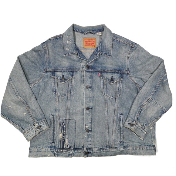 LEVI'S Men's Size 3XL Light Wash Distressed Denim Trucker Jean Jacket - Picture 2 of 9